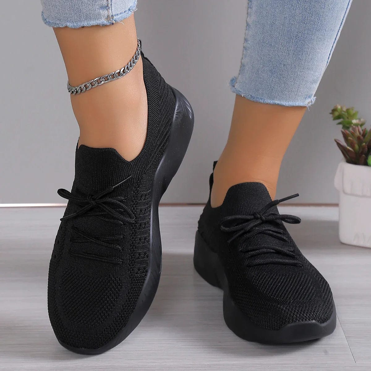 Carlotta - Breathable sports shoes made of mesh
