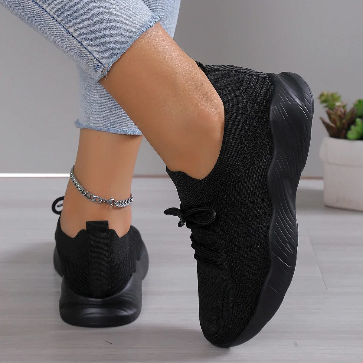 Carlotta - Breathable sports shoes made of mesh