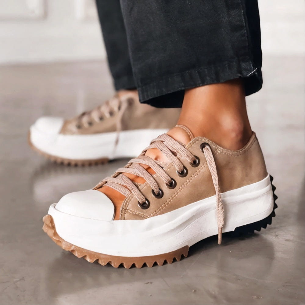 Elina - Shoe with a thick sole