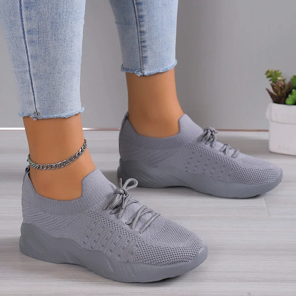 Carlotta - Breathable sports shoes made of mesh
