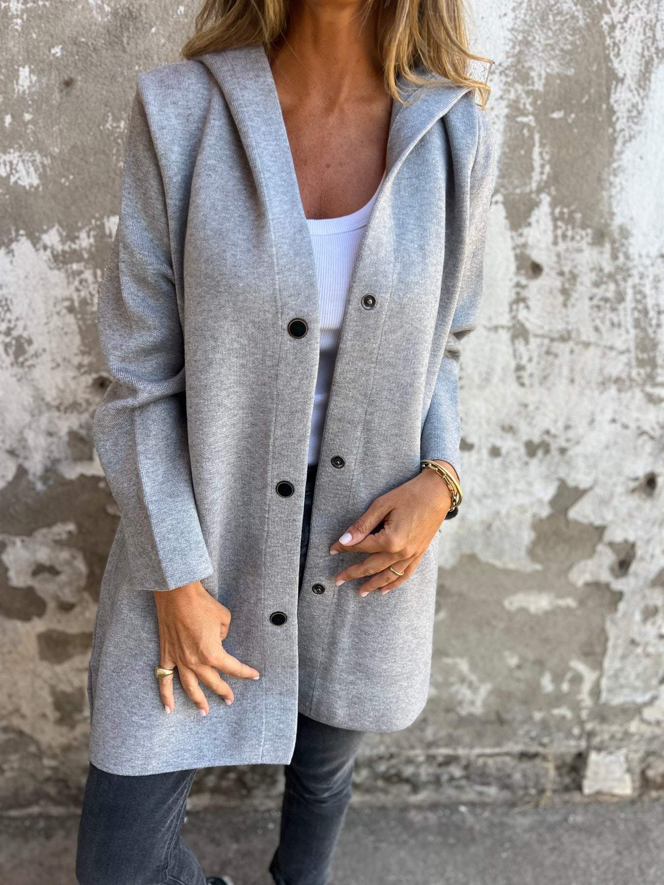 Adriana | Cardigan with buttons and a hood